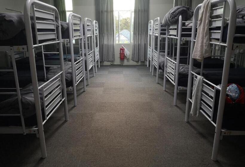 فندق Spot On 90449 Bed Station Guest House Dormitory