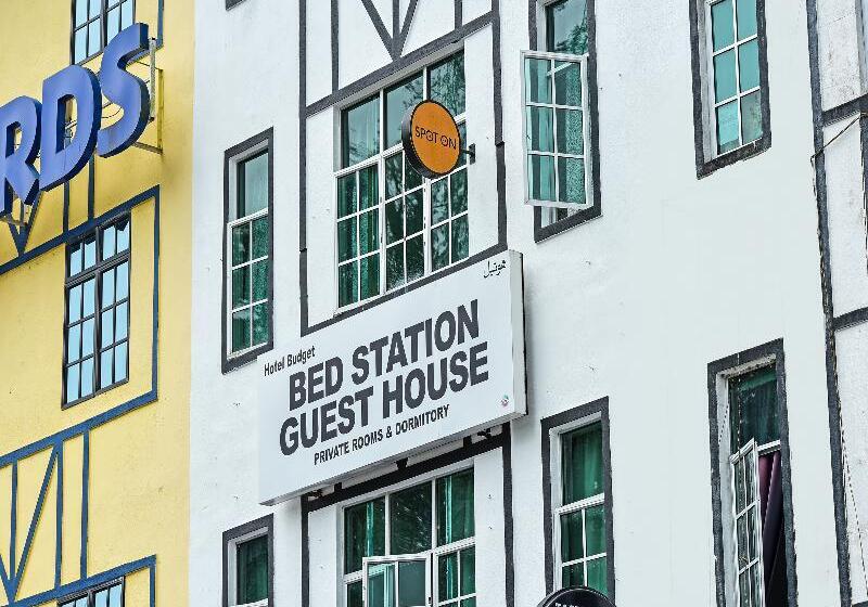 فندق Spot On 90449 Bed Station Guest House Dormitory
