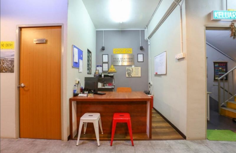 فندق Spot On 90449 Bed Station Guest House Dormitory