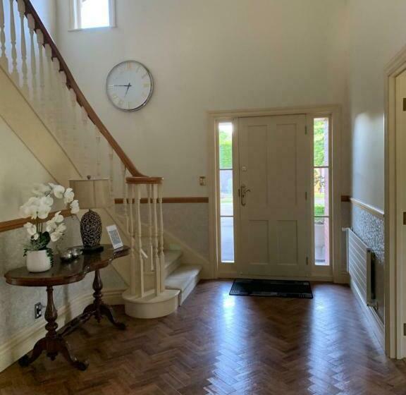 Pin Oaks Luxury Bed & Breakfast