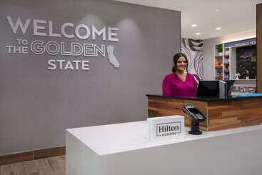هتل Hampton Inn & Suites Ontario Rancho Cucamonga