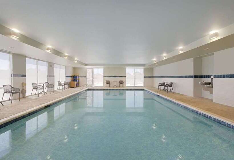 هتل Home2 Suites By Hilton Clovis