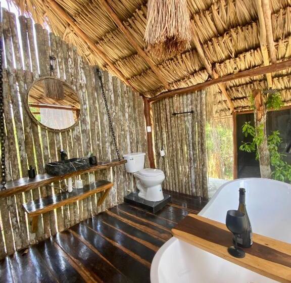 هتل Nuscaa Boutique Tree House & Spa