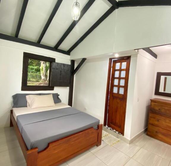 پانسیون Hostal Portal Del Sol