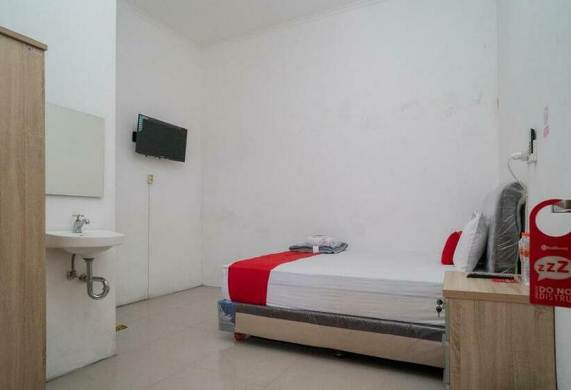ホテル Reddoorz Near Rs Mitra Keluarga Waru
