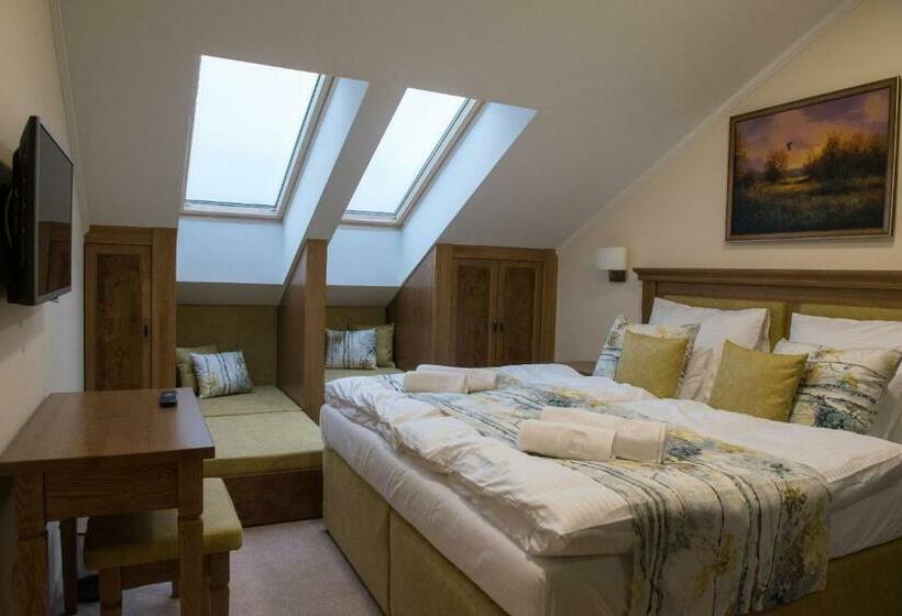 Пансион Robinia Rooms