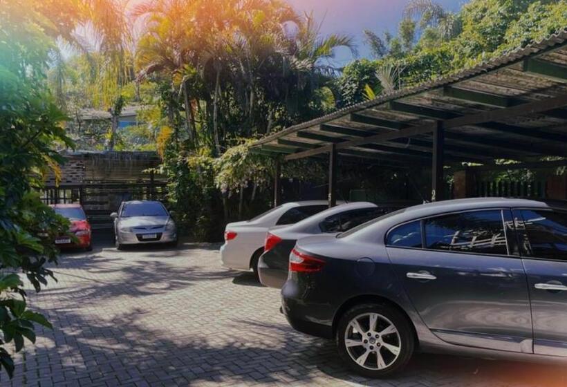 هاستل Pousada Em Bombinhas Jardin Flamingo