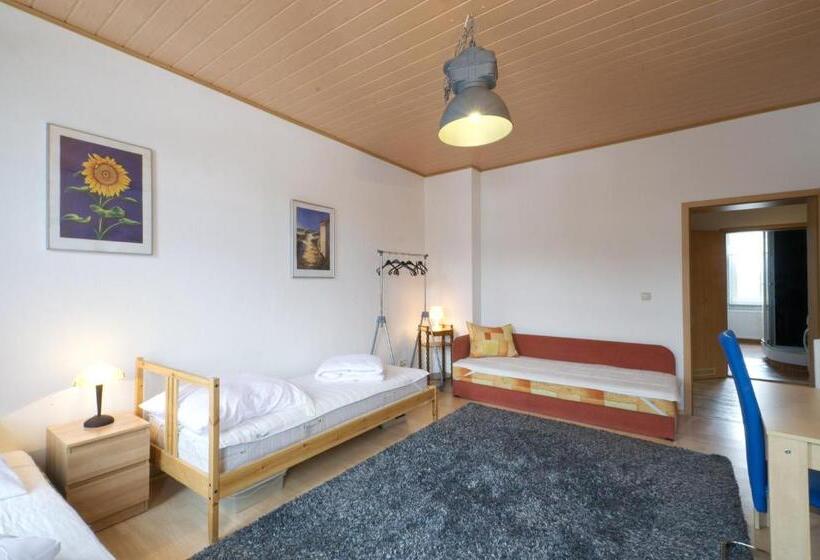 هاستل Ef29 Zimmer Am Busbahnhof