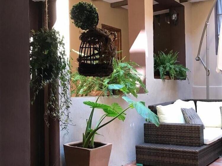 هتل Casa De Las Escaleras