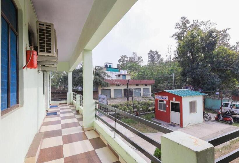 בית מלון כפרי Oyo 85701  Chitrarth And Party Lawn