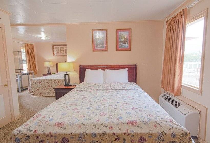 Sunflower Motel