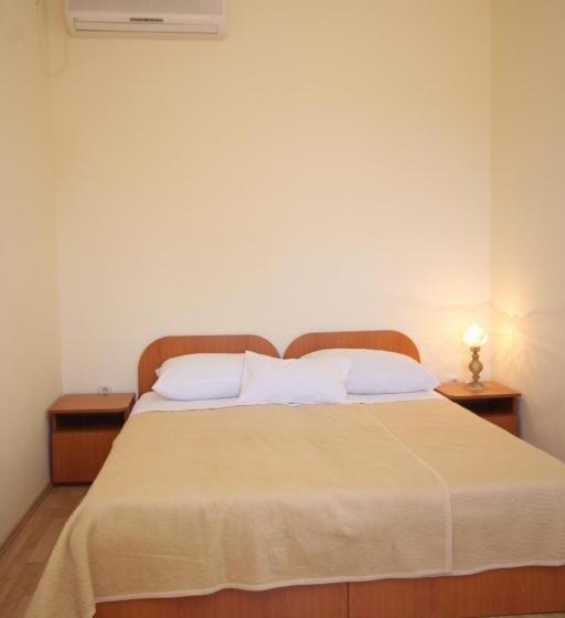 هتل Apartments And Rooms With Parking Space Mlini, Dubrovnik   8835