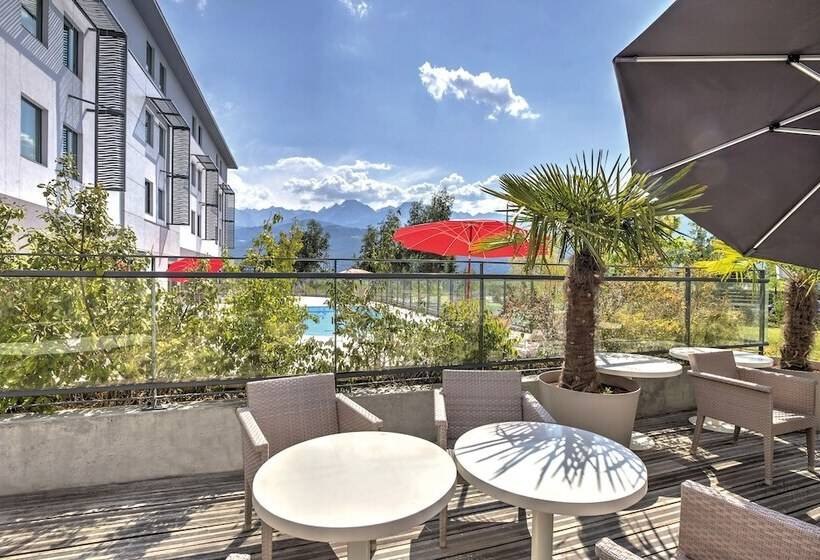 هتل Appart City Confort Grenoble Inovallée