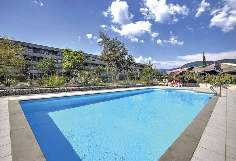 هتل Appart City Confort Grenoble Inovallée