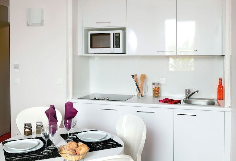 هتل Appart City Confort Grenoble Inovallée
