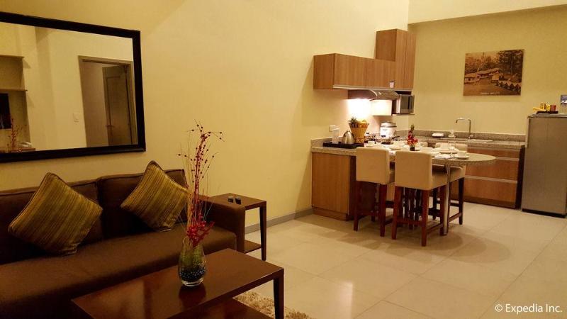 فندق Azalea Residences Baguio