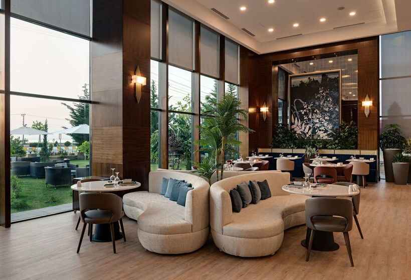 Doubletree By Hilton Hotel Van