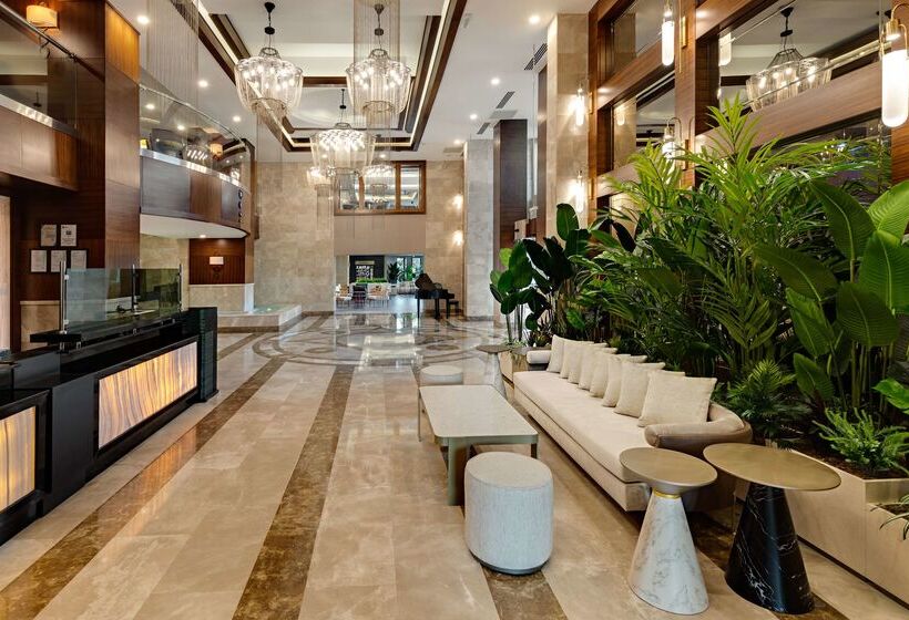 Doubletree By Hilton Hotel Van