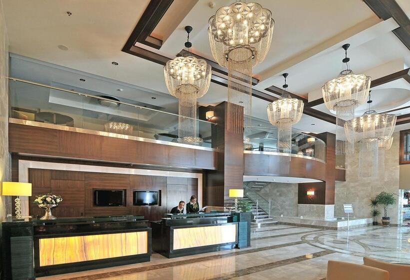 Doubletree By Hilton Hotel Van