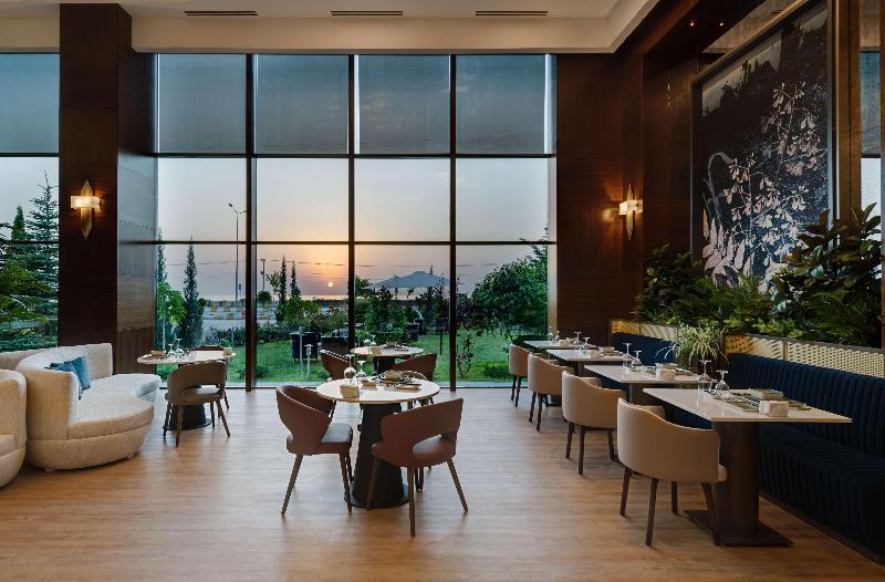 Doubletree By Hilton Hotel Van