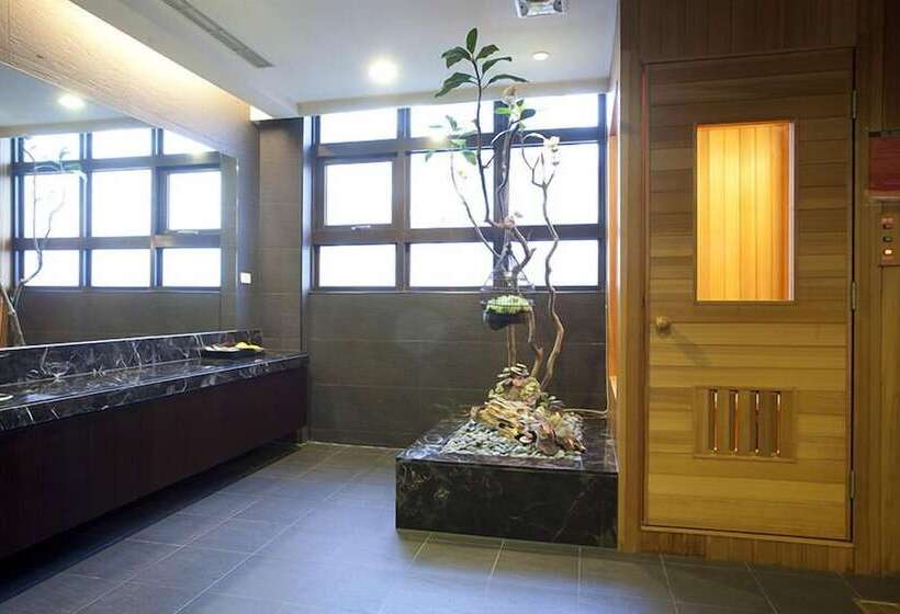 هتل Justwin Grand