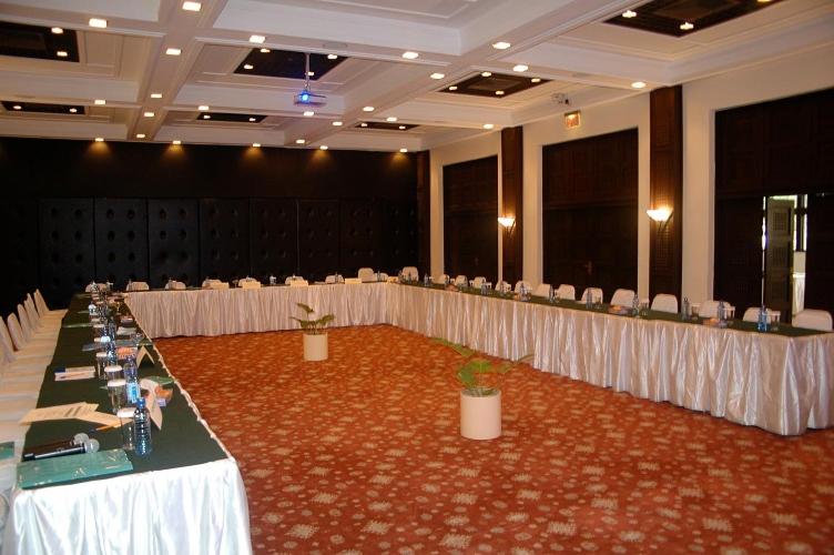 هتل Mombasa Continental Resort