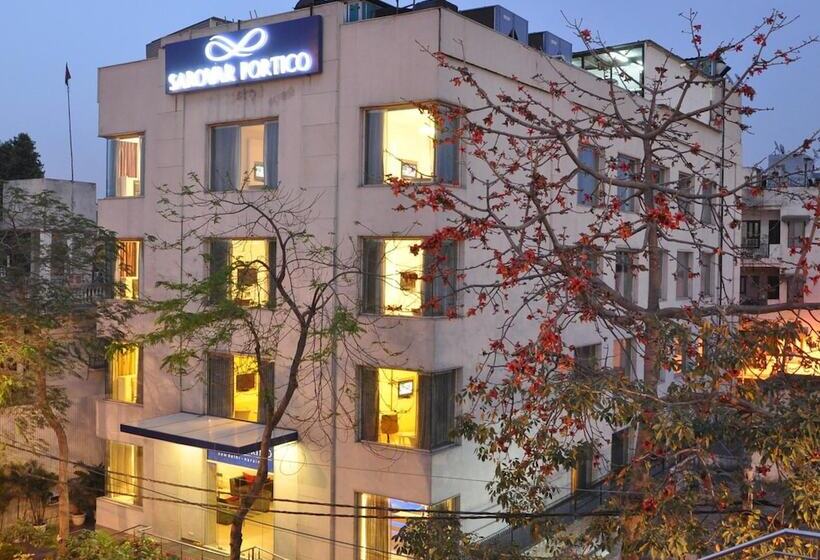 酒店 Sarovar Portico Naraina,