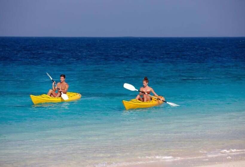 هتل Tadrai Island Resort