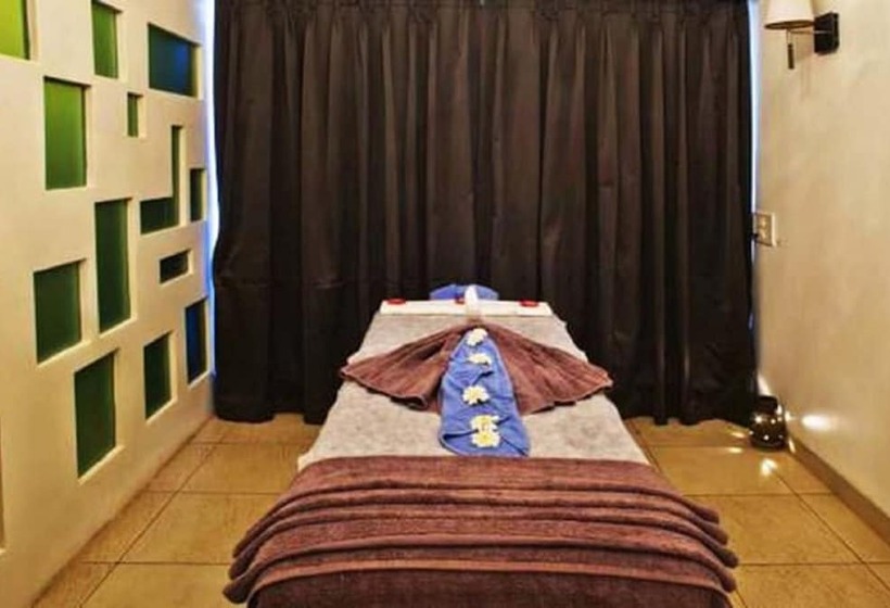 هتل Zone Connect By The Park Goa Calangute