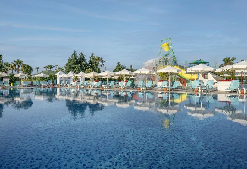 استراحتگاه Wyndham Garden Lara