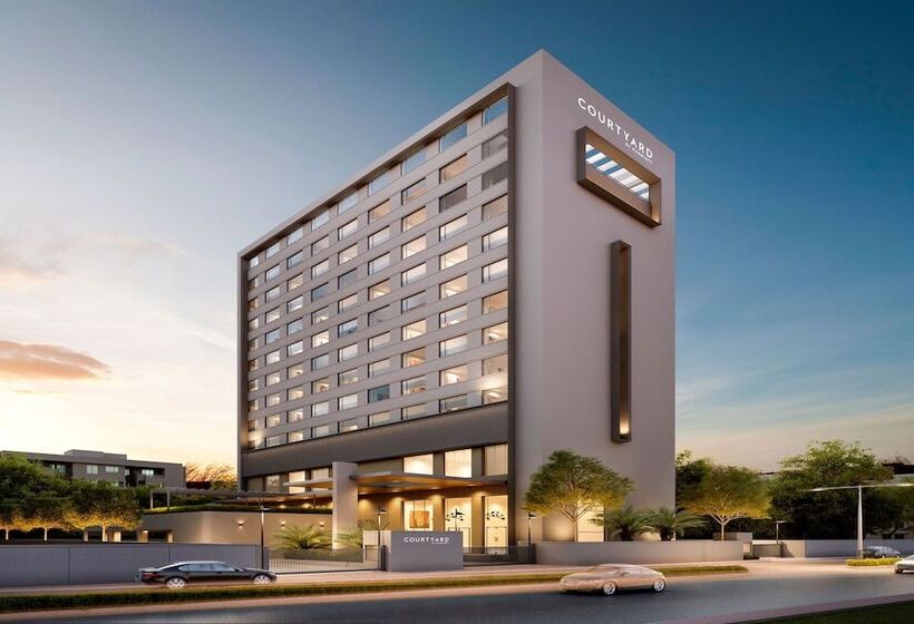 هتل Courtyard By Marriott Vadodara