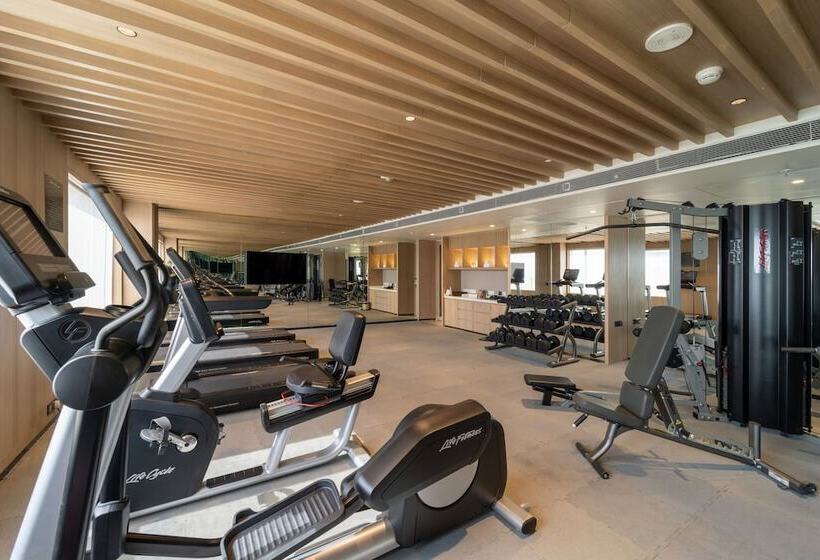 هتل Courtyard By Marriott Vadodara