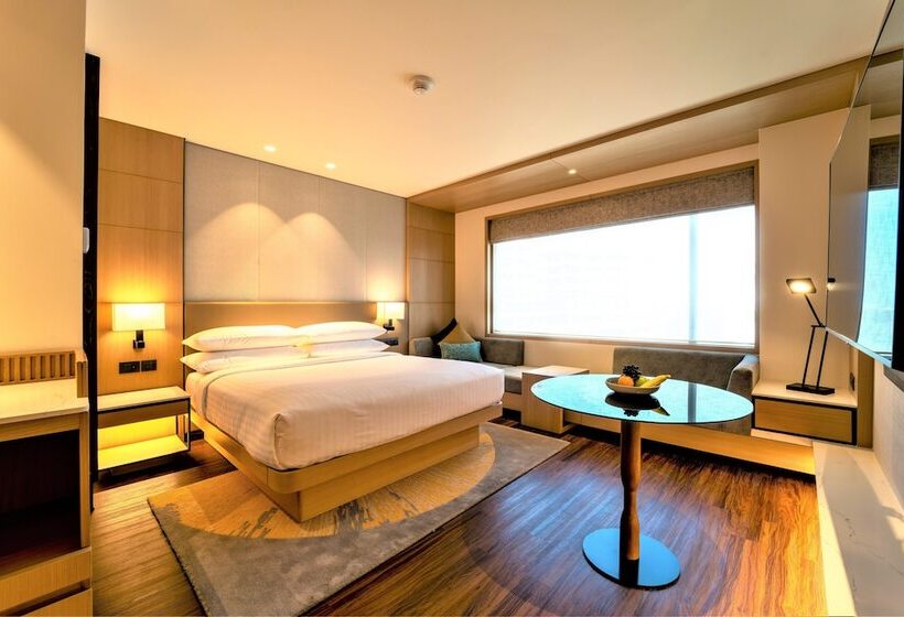 هتل Courtyard By Marriott Vadodara