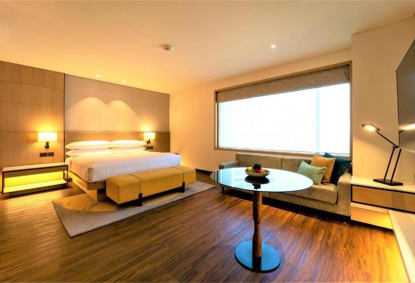 هتل Courtyard By Marriott Vadodara