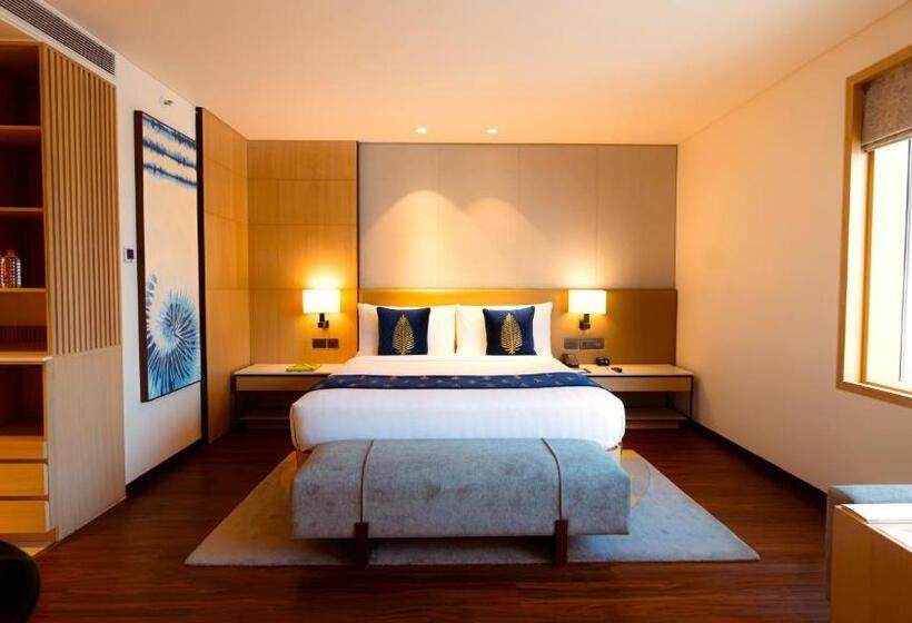 هتل Courtyard By Marriott Vadodara