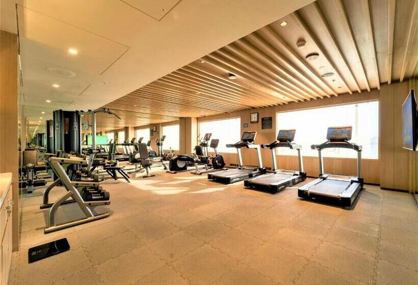 هتل Courtyard By Marriott Vadodara