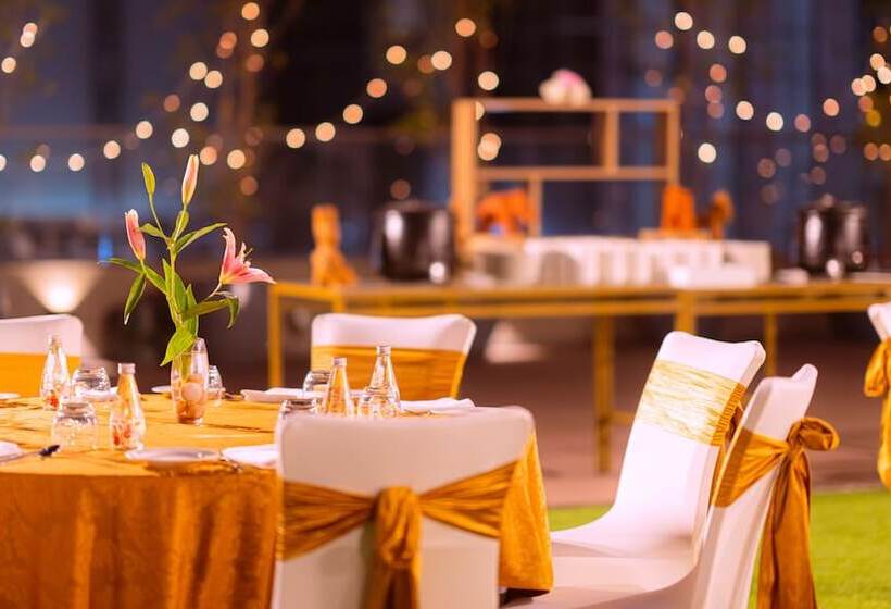هتل Courtyard By Marriott Vadodara
