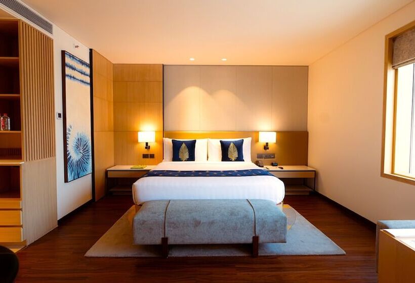 هتل Courtyard By Marriott Vadodara
