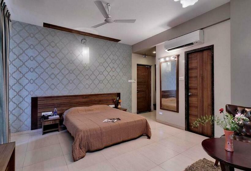 فندق Krishna International