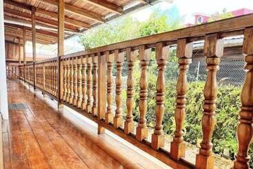 پانسیون Hostal El Colibri
