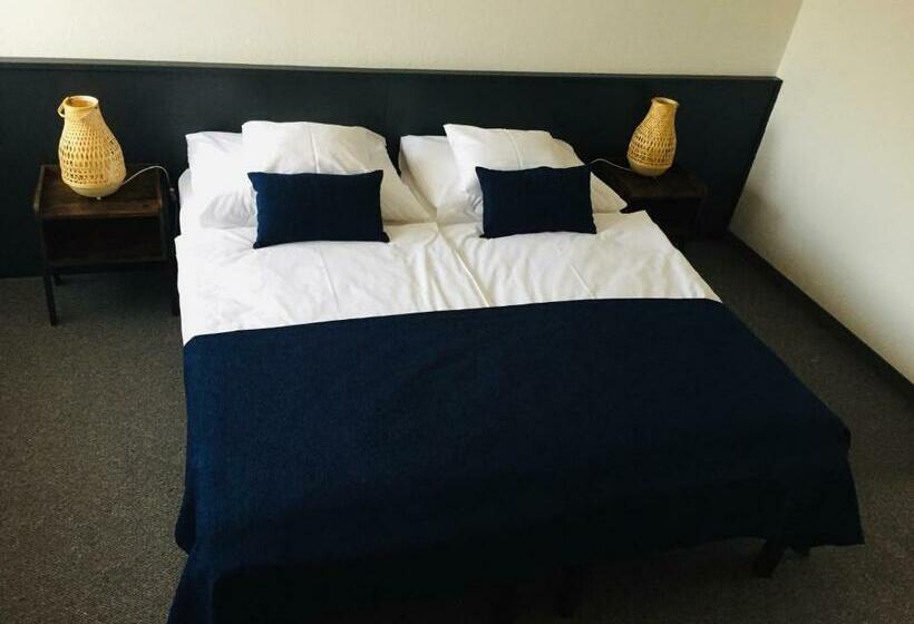 ベッドアンドブレックファースト Jonathan Bed&pizza