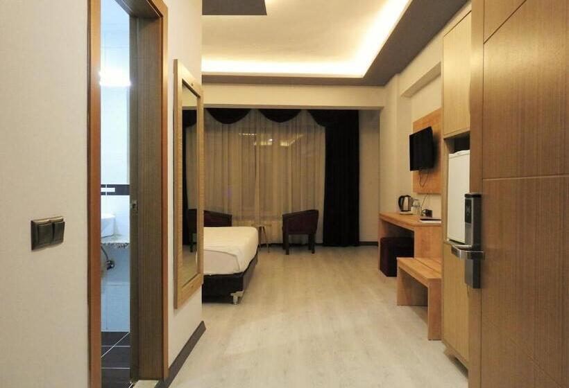هتل Inn Town