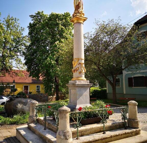 Aparthotel Goldener Hahn Apartments