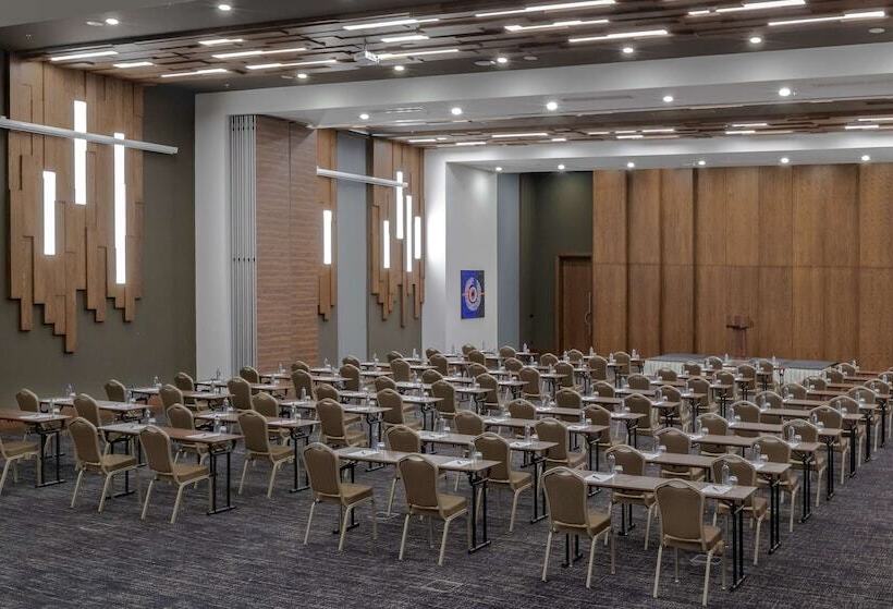 هتل Doubletree By Hilton Manisa