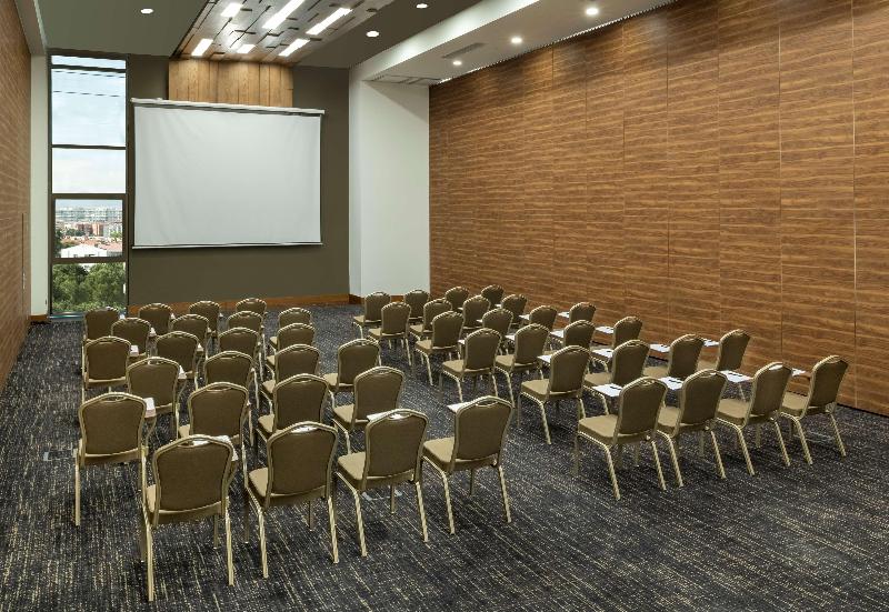 هتل Doubletree By Hilton Manisa