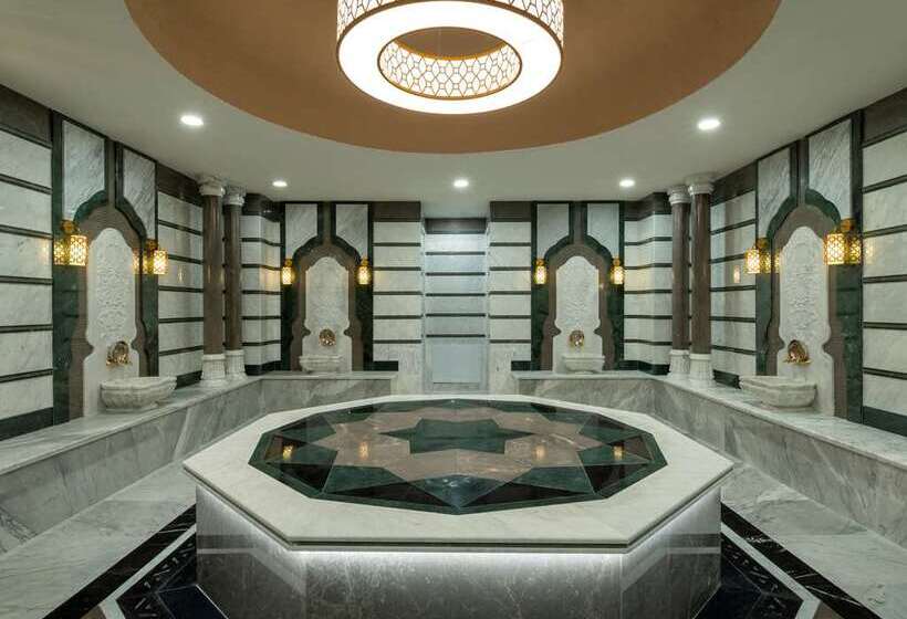 هتل Doubletree By Hilton Manisa
