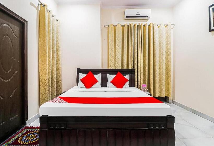 هتل Oyo 84179 Townhouse