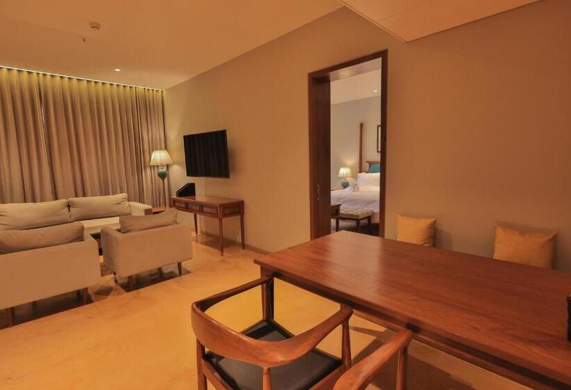 هتل Time Square Resort & Spa Bhuj