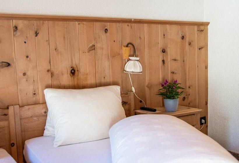 ベッドアンドブレックファースト Alpina Hotel Apartments