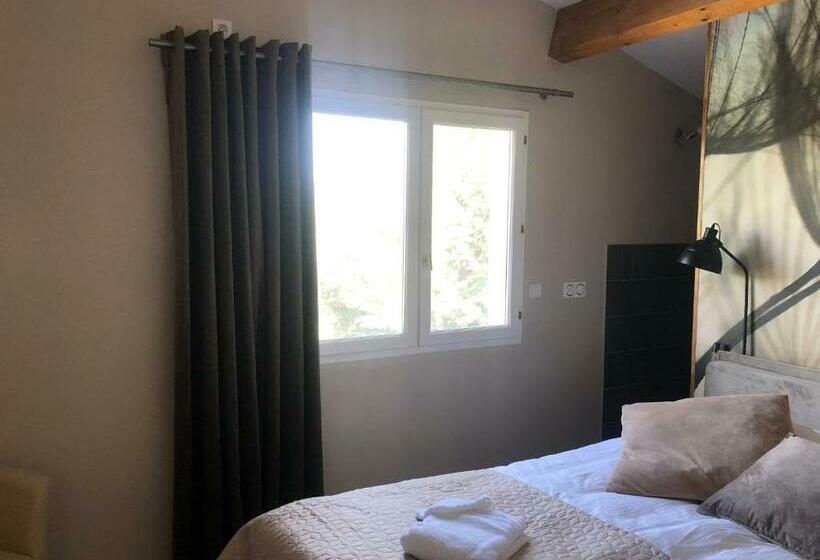 ベッドアンドブレックファースト Marie Jean Chambre D Hotes & Gite